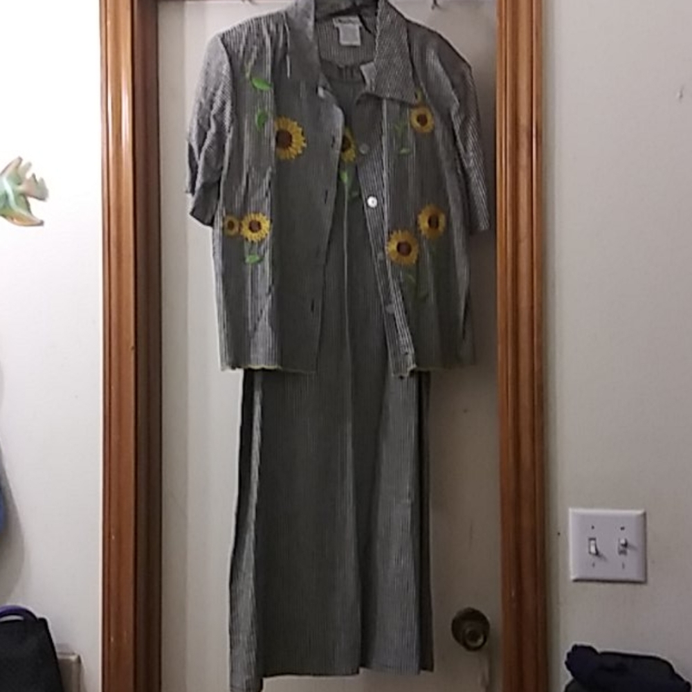 New dress NEVER been worn